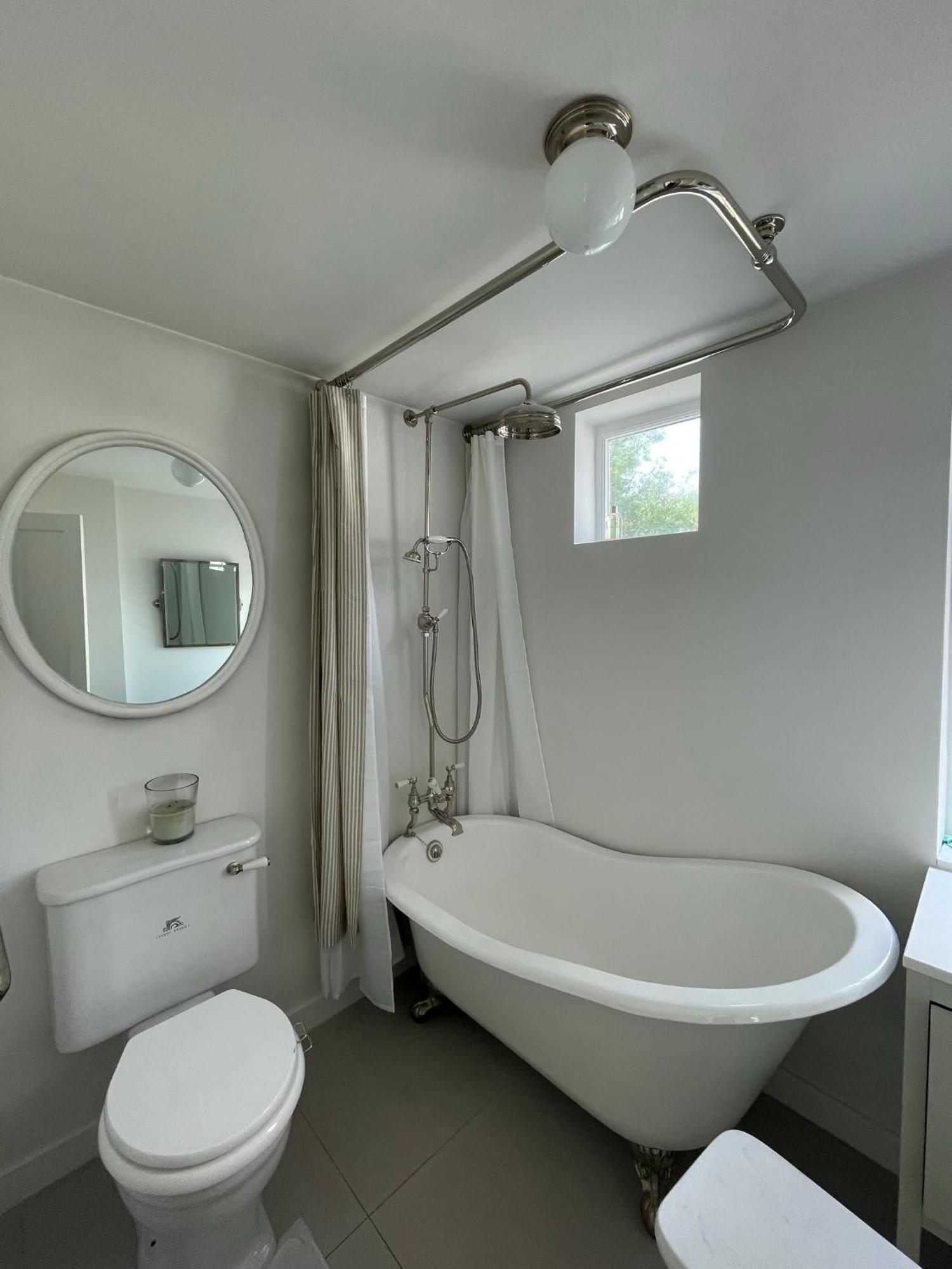 Willow House, Georgian Property In Шепъртън Екстериор снимка
